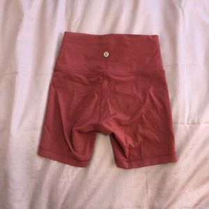 Wunder Train High-Rise Short 6"